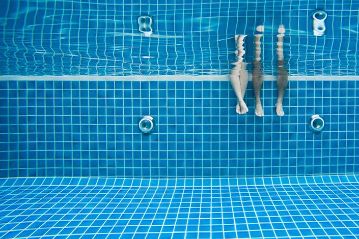 como funciona el sistema de llenado y vaciado de una piscina